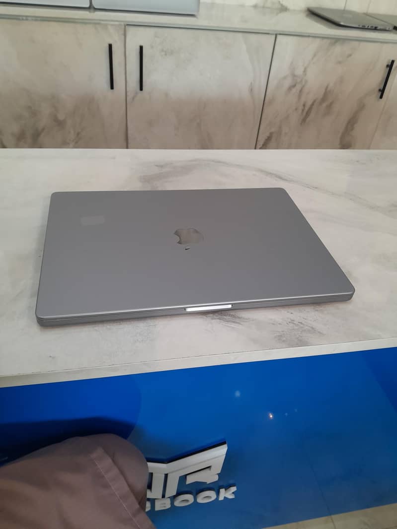 macbook pro m2 16/1tb 1