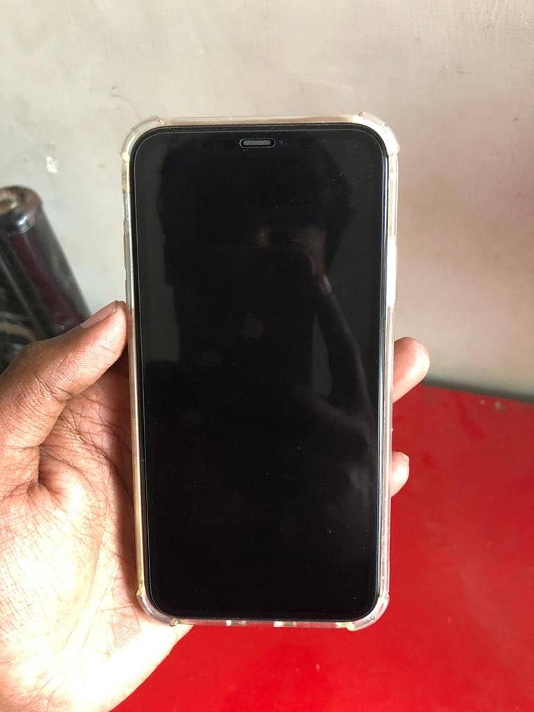 Apple iPhone 11 3