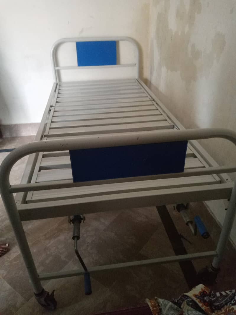 patient bed 0