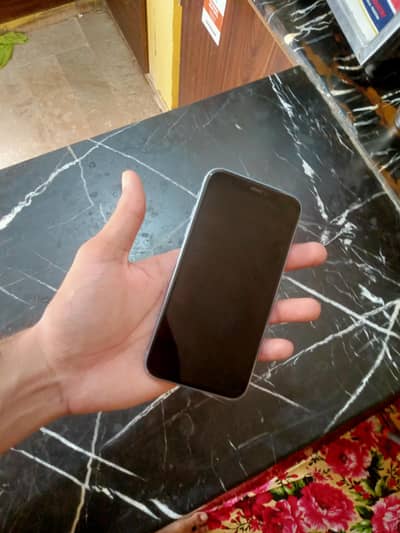 Apple iPhone XR
