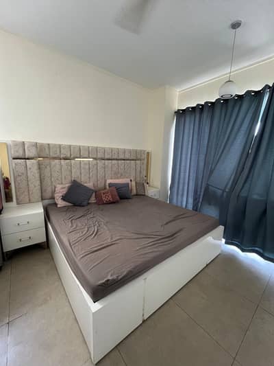 Bed set with dressing table