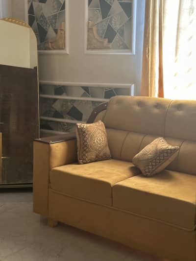 im sellin my new sofa with the standing mirror 3/2/1/4/9/6/4/1/3/8