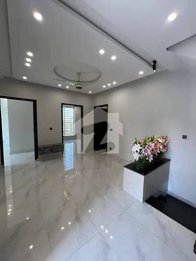 Upper Portion of 5 Marla House Available For Rent In Park View City