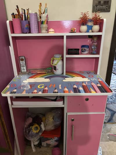 Kids wooden study table