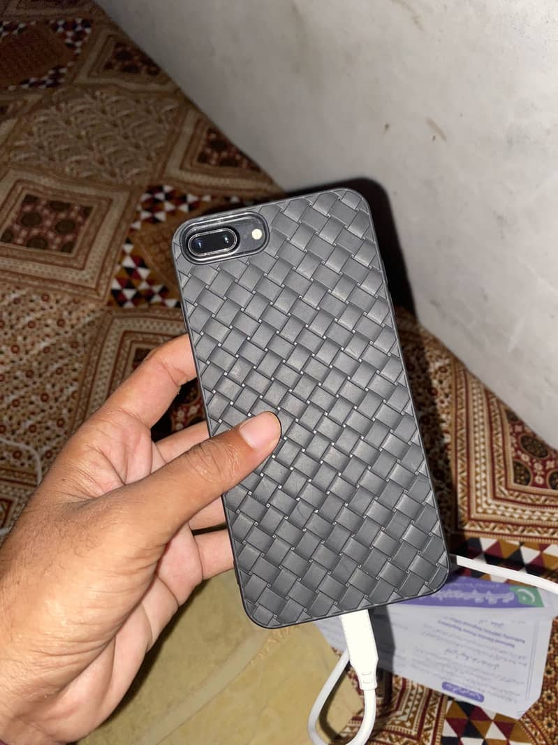 Apple iPhone 7 Plus 2