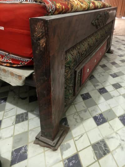 double bed with 2 side tables