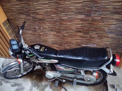 Honda 125 Black Color