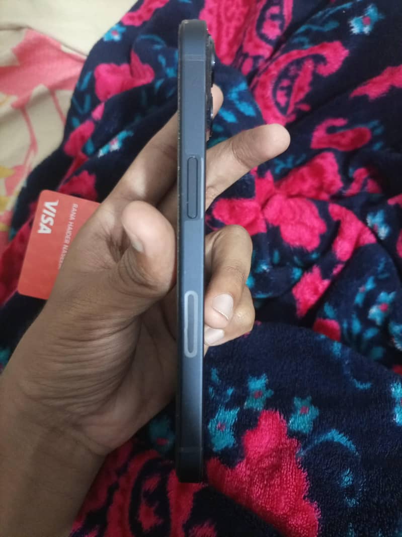 Apple iPhone 13 1