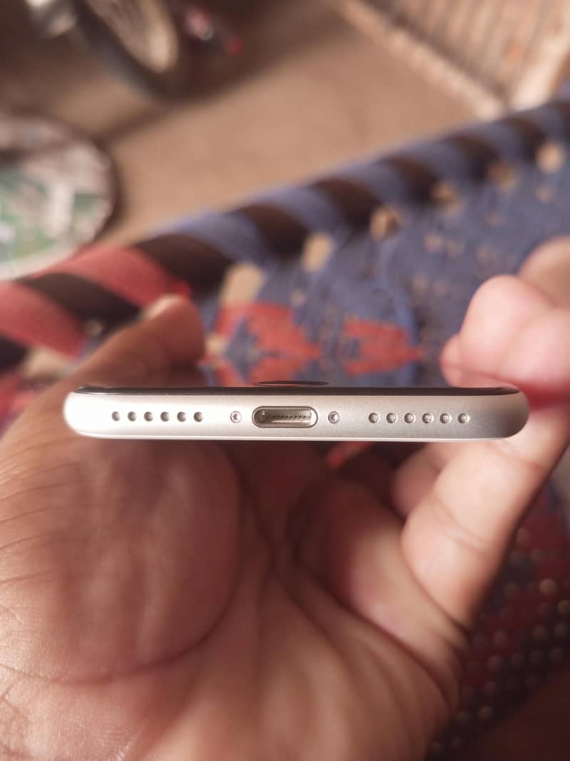 Apple iPhone SE 2