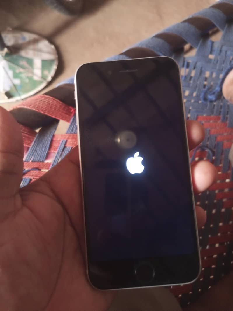 Apple iPhone SE 4