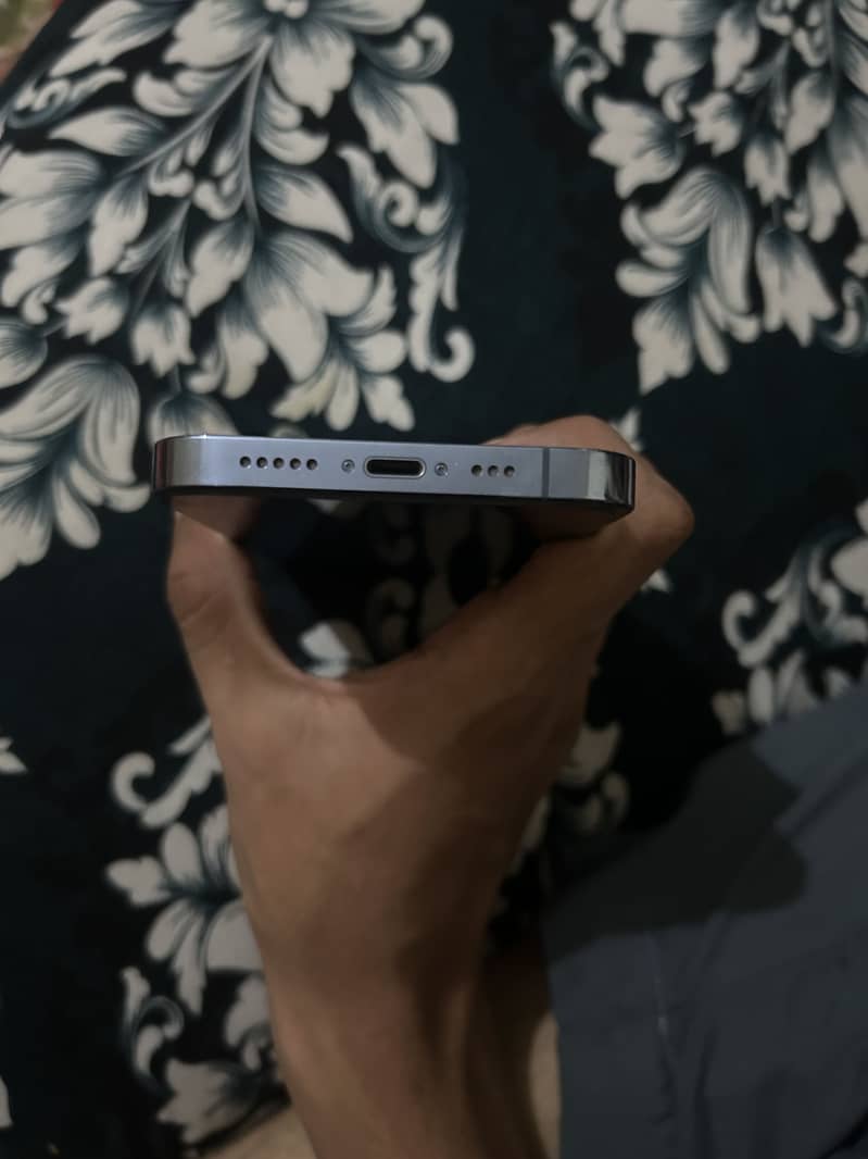 iPhone 13pro jv 0