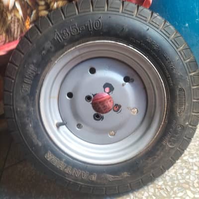 ricshaw ka tyre sale krna hai 10/10 condition hai