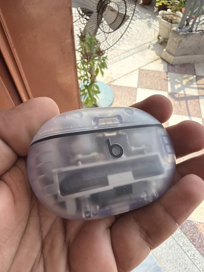 Beats Studio + Transparent 1