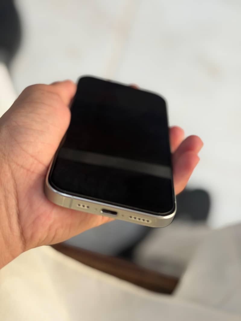 Apple iPhone 15 Pro 3
