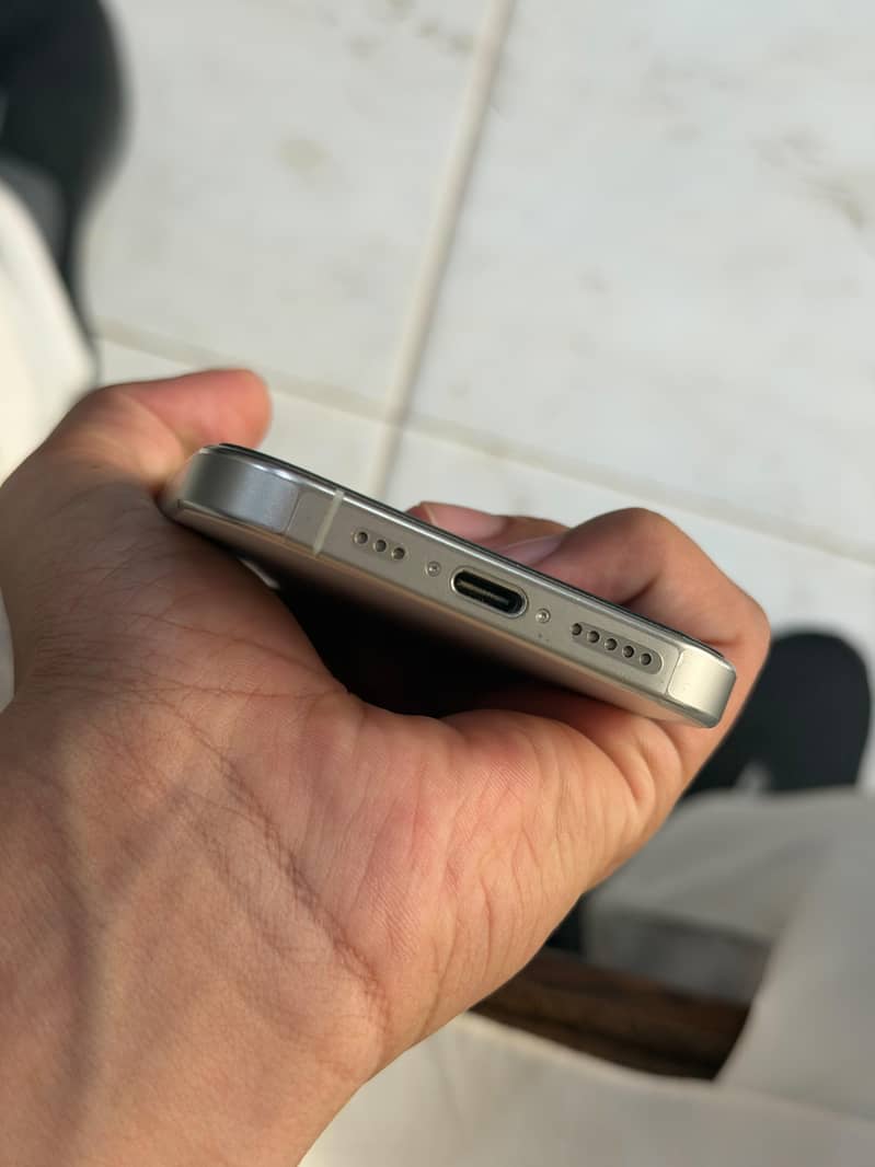 Apple iPhone 15 Pro 6