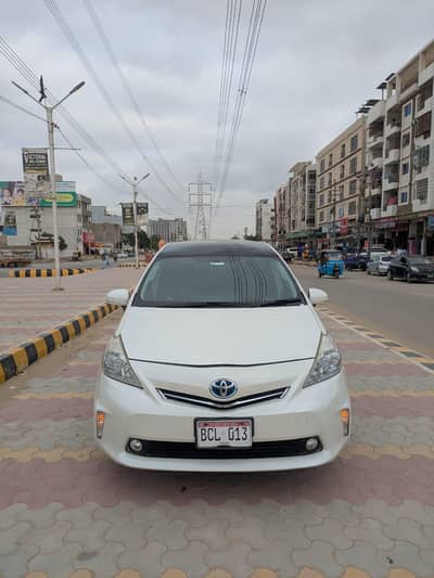 Toyota Prius Alpha 2011