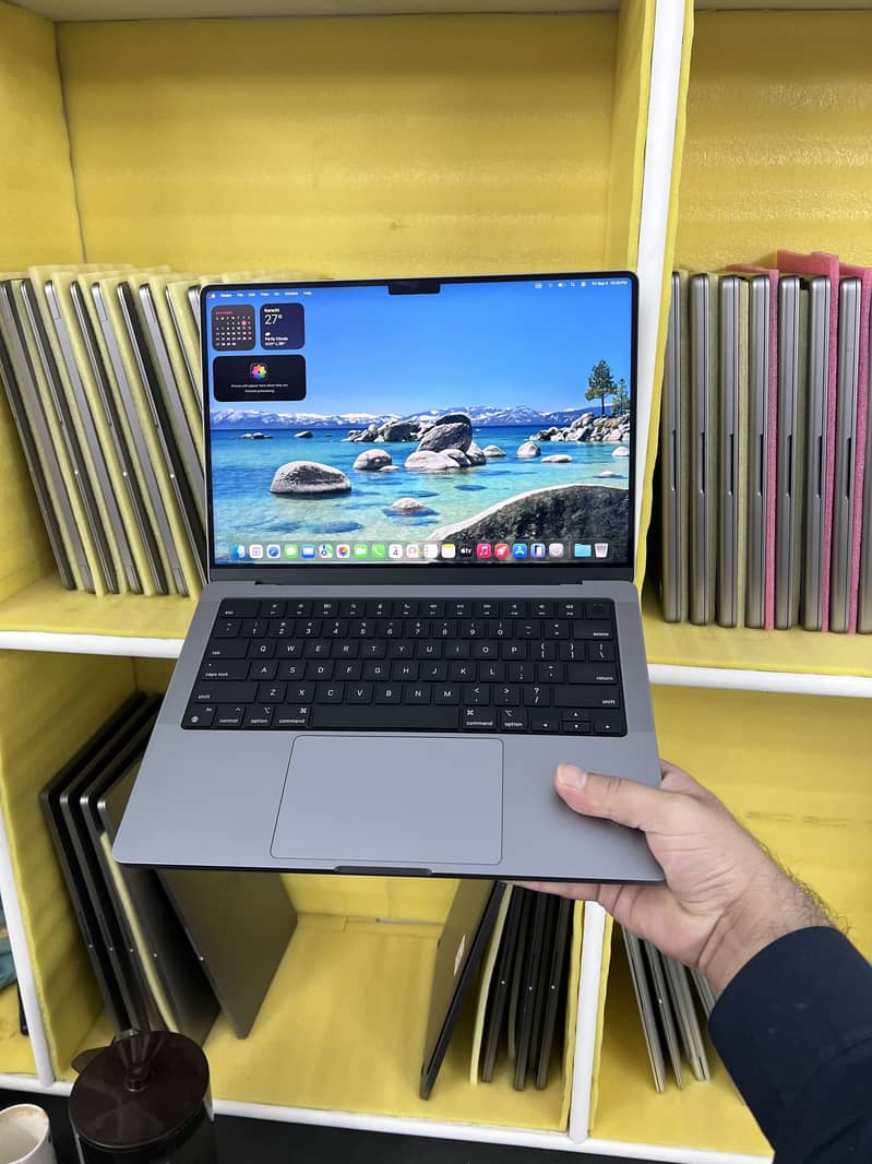 MacBook Pro 1