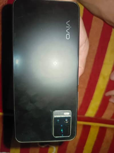 Vivo V25