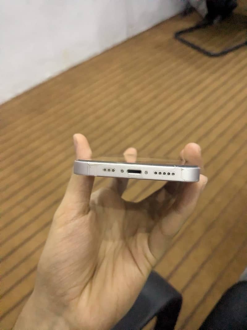 Apple iPhone 13 1