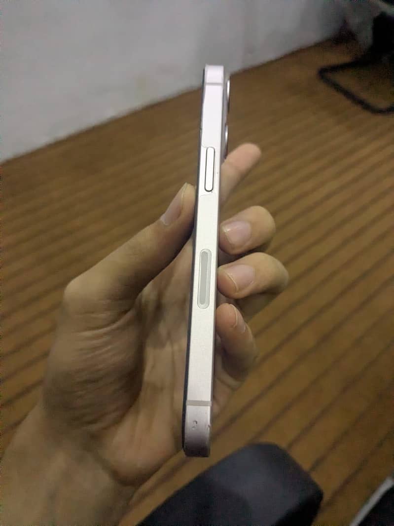 Apple iPhone 13 3