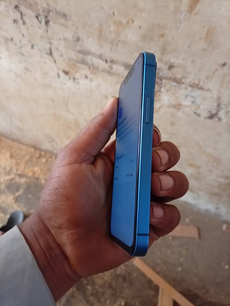 Apple iPhone 13 mini 1