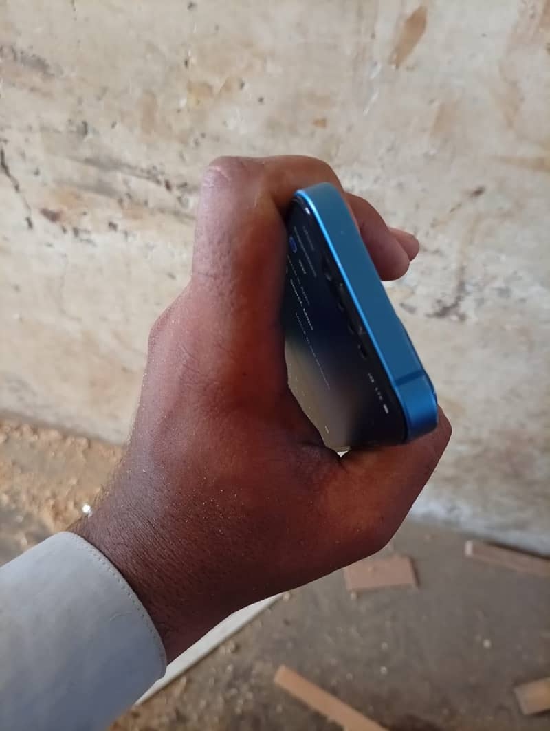 Apple iPhone 13 mini 2