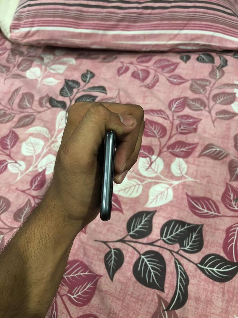 Apple iPhone 8 4