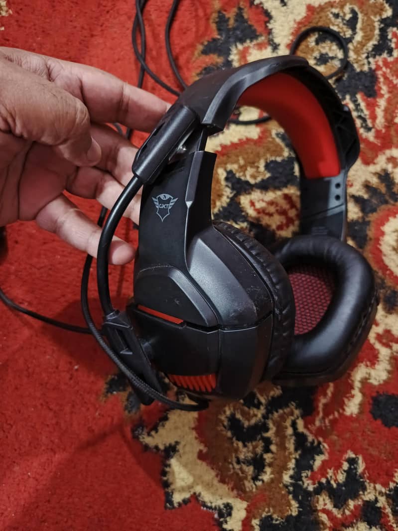 gaming headset 1