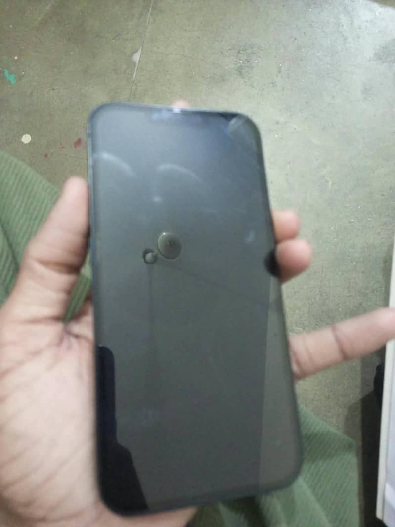 Apple iPhone 13 4