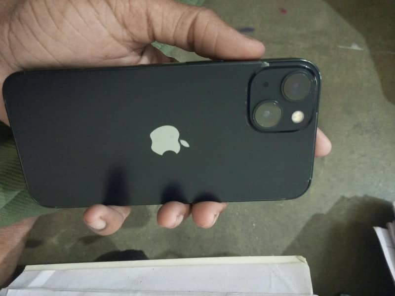 Apple iPhone 13 5