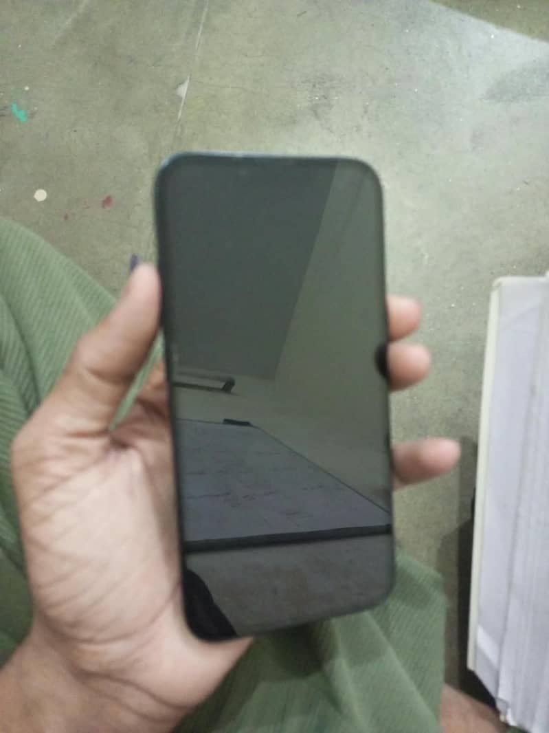 Apple iPhone 13 6