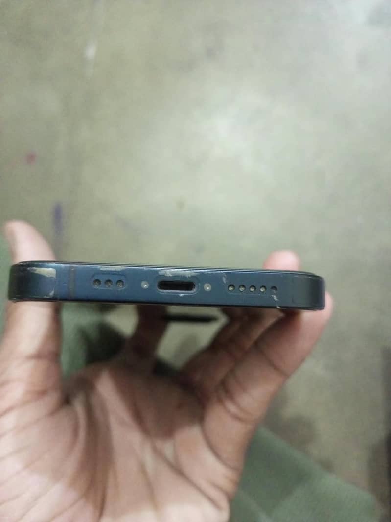 Apple iPhone 13 7
