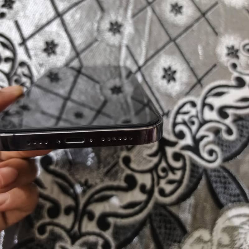 Apple iPhone 14 Pro Max 3