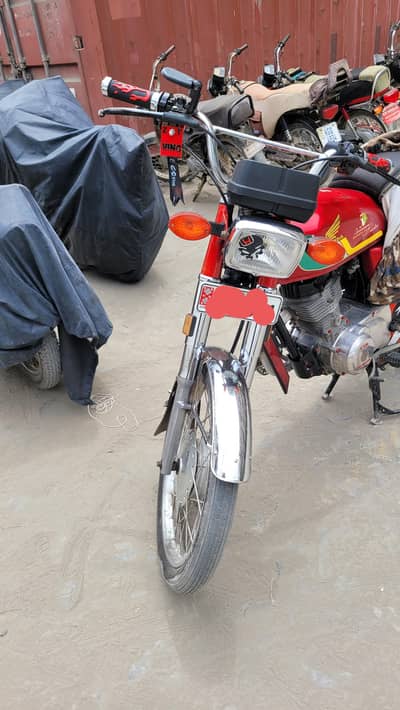 Honda 125, 2013 Model koi kaam nhi just buy and used