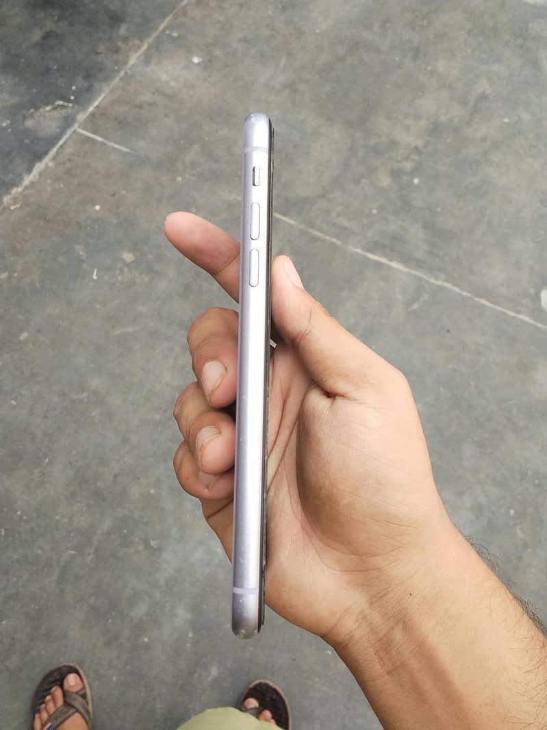Apple iPhone 11 1