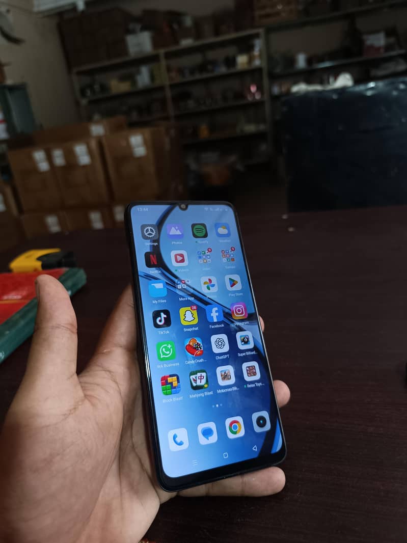 Realme C51 0