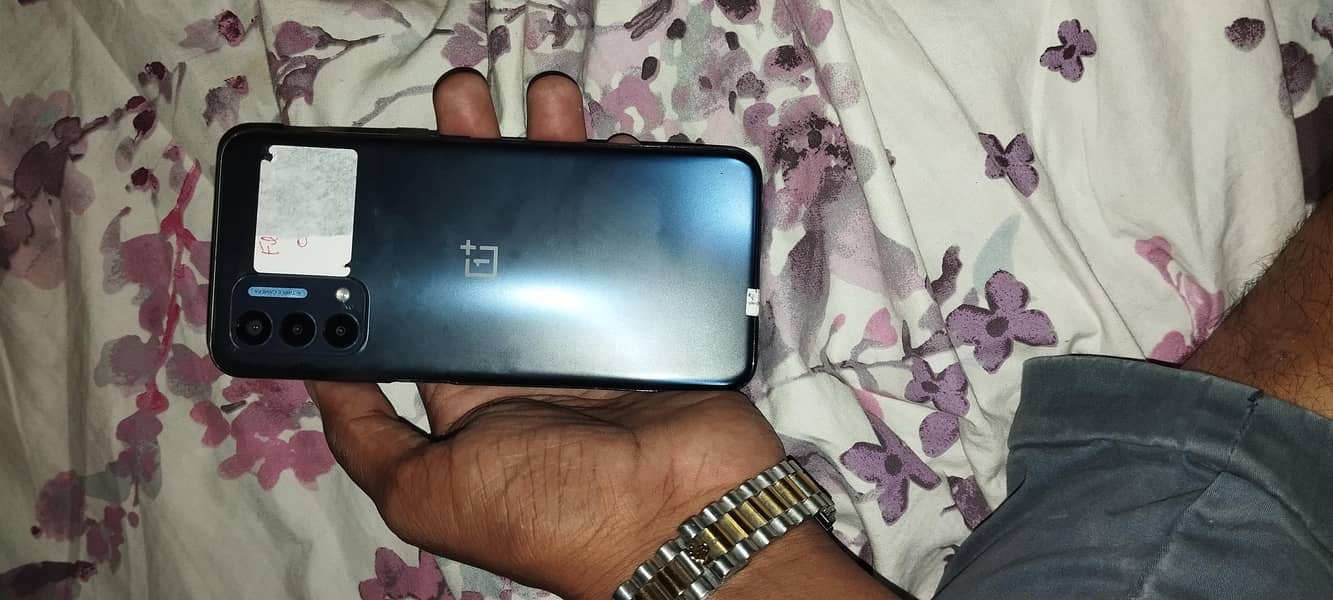 One Plus  N200 0