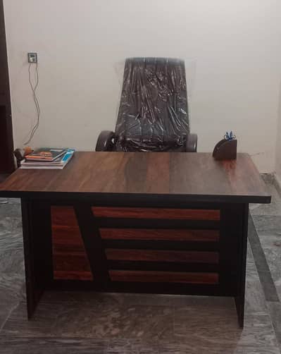 4 sofas  exitive chair, tabal or carpet