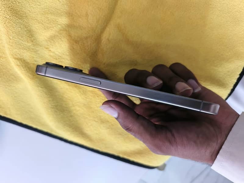 Apple iPhone 15 Pro Max 1