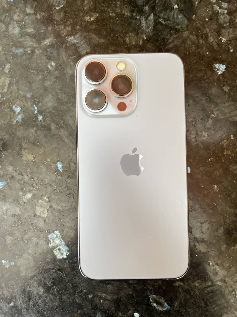 Apple iPhone 13 Pro 3