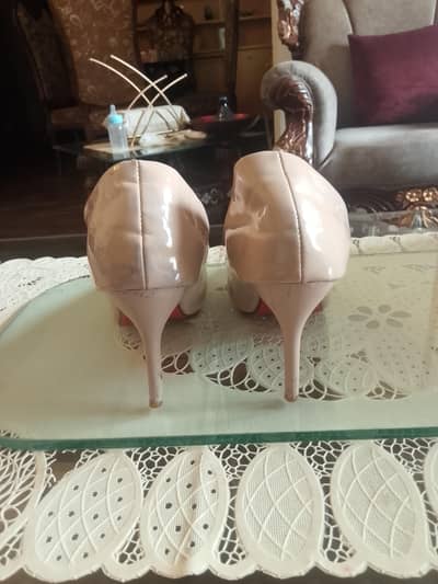 Used Shoes – Achhi Condition | Size 39 | Rs. 1800