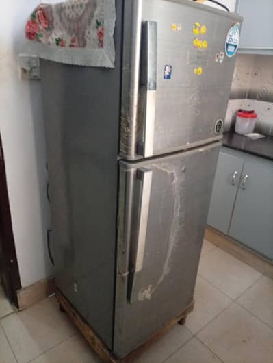 Dawalnce Fridge for sale in good condition