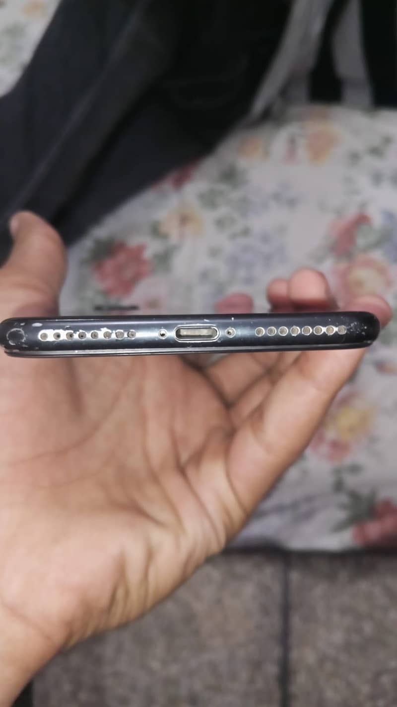 Apple iPhone 7 Plus 1