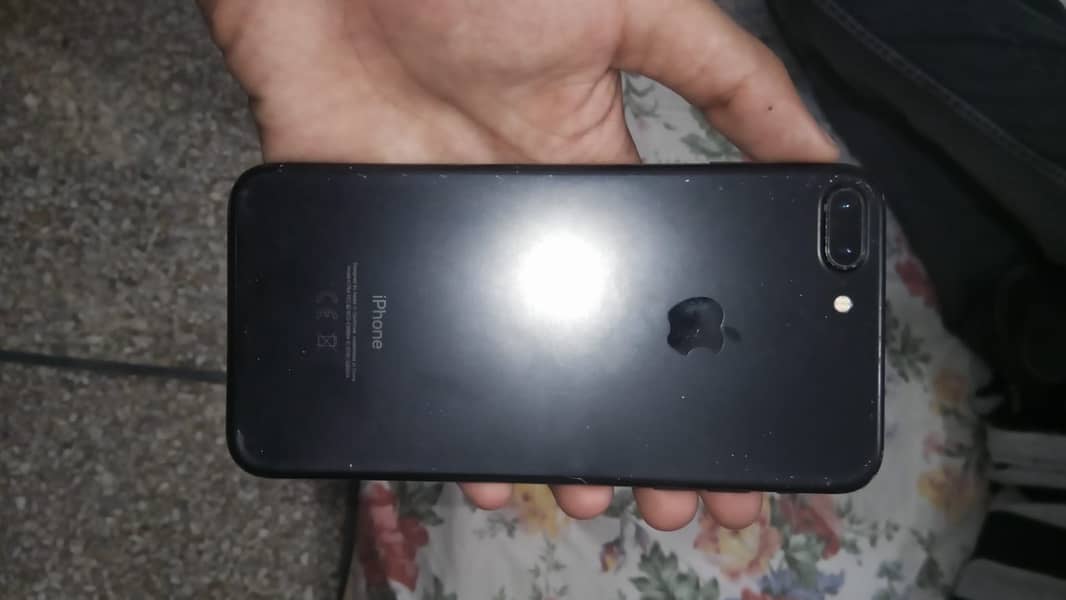 Apple iPhone 7 Plus 3
