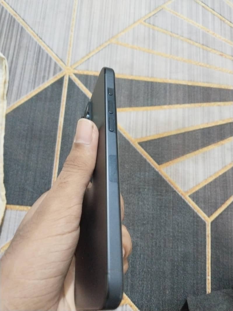 Apple iPhone 15 Pro Max 1