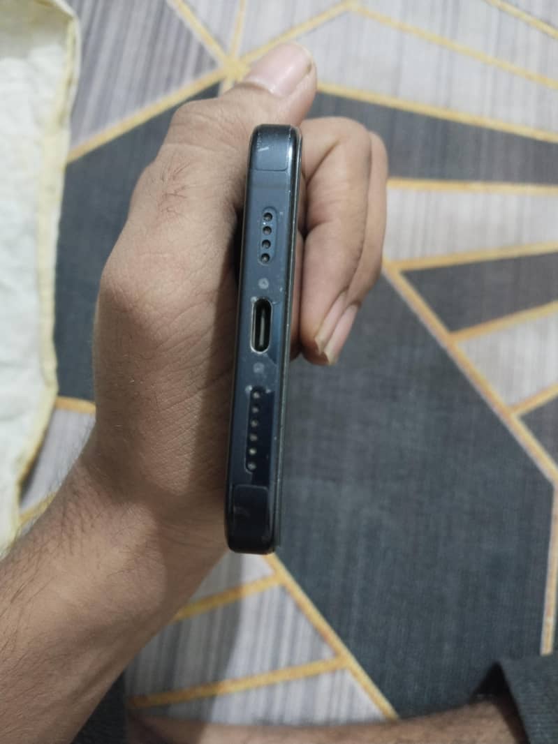 Apple iPhone 15 Pro Max 3