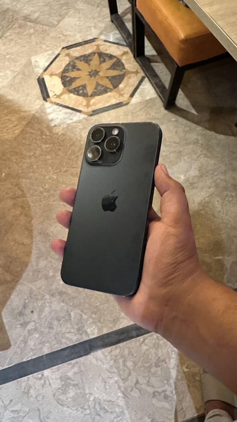 Apple iPhone 15 Pro Max 5