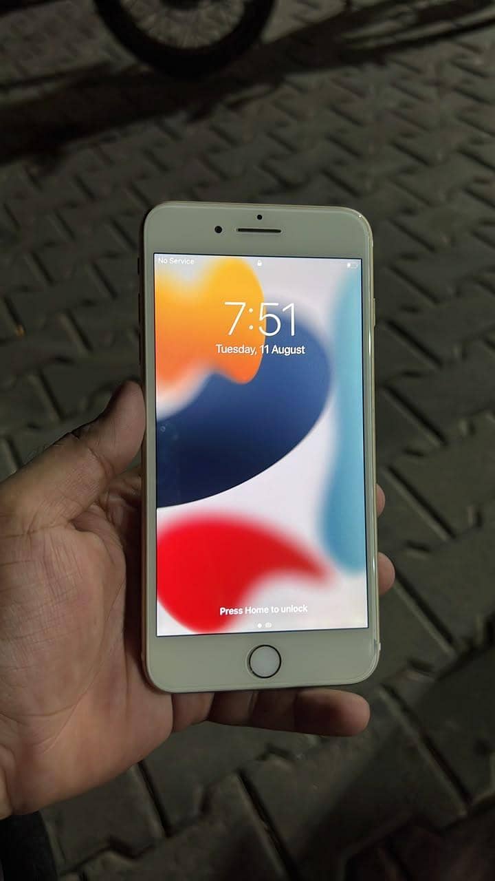 Apple iPhone 7 Plus 1