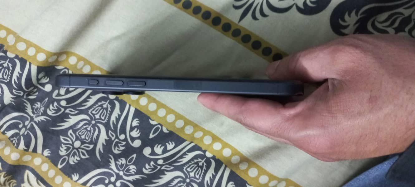 Apple iPhone 15 Pro Max 5