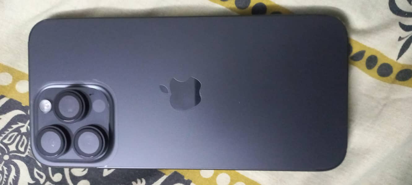 Apple iPhone 15 Pro Max 6